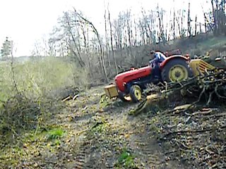 Wheelie Steyr 190 bei der Waldarbeit