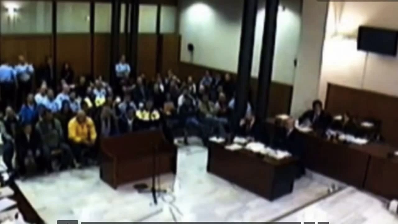 Pelea en juzgado entre los ultras del Barça (Casuals) y los Mossos