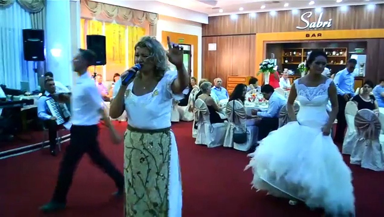 Formatie Pentru Nunta -Muzica Pentru Nunti - Muzica De Petrecere Colaj - Formatia Simona Tone