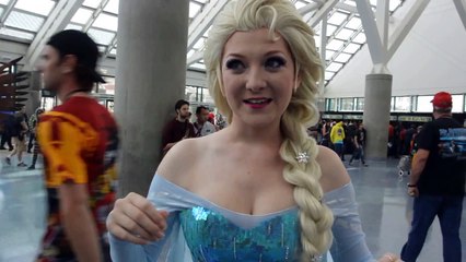 Comikaze 2014 -- Elsa of FROZEN ( Ashley / Heather Mason)- Very Nice Cosplay -- Sterling Chatters