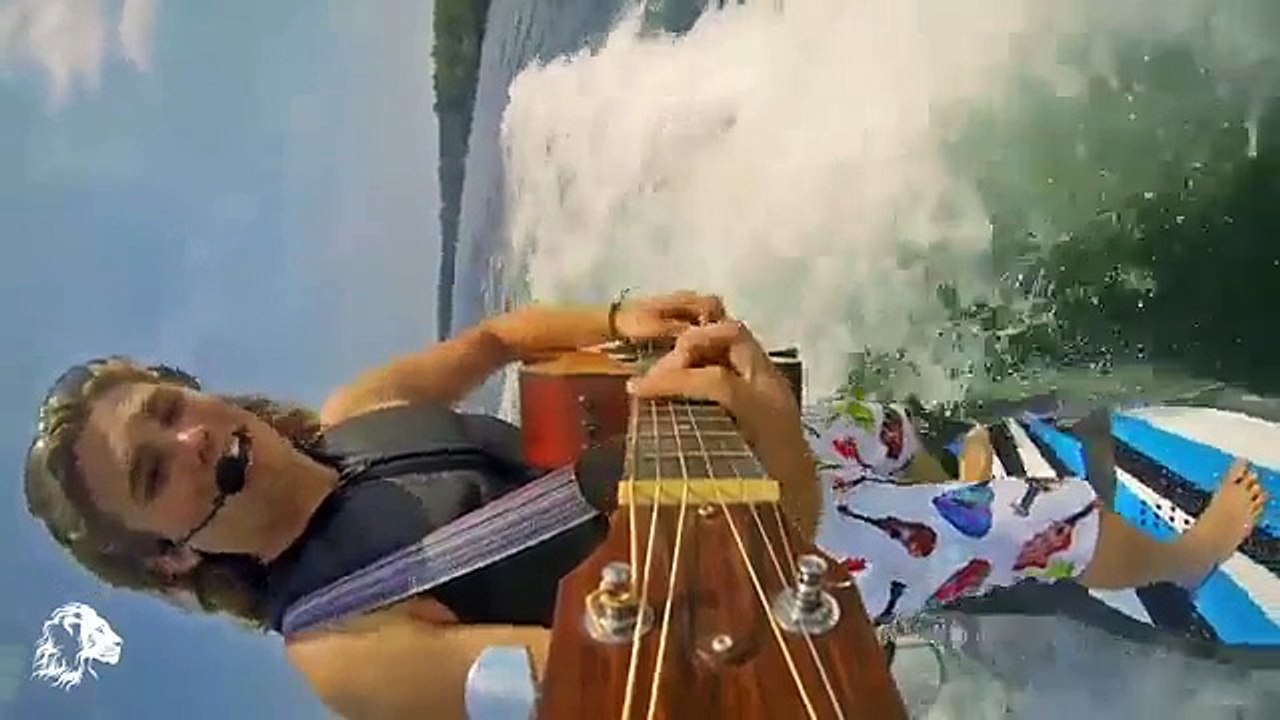 guitar_singer_surfing