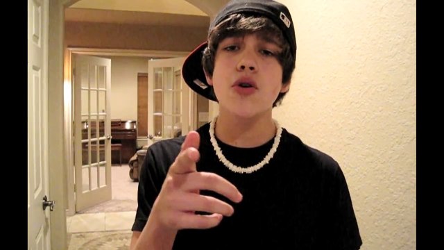 With You Chris Brown cover - 14 yr old Austin Mahone with lyrics
