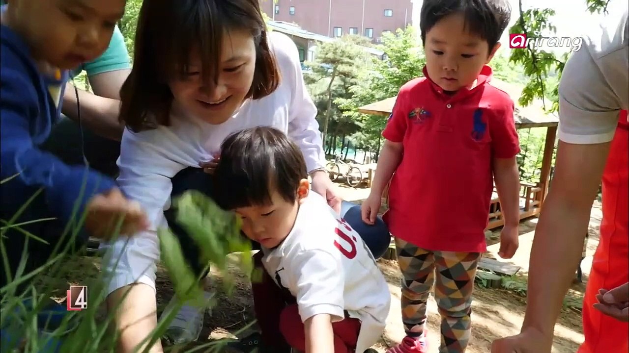 Cooperative child care and village schools, where children grow together