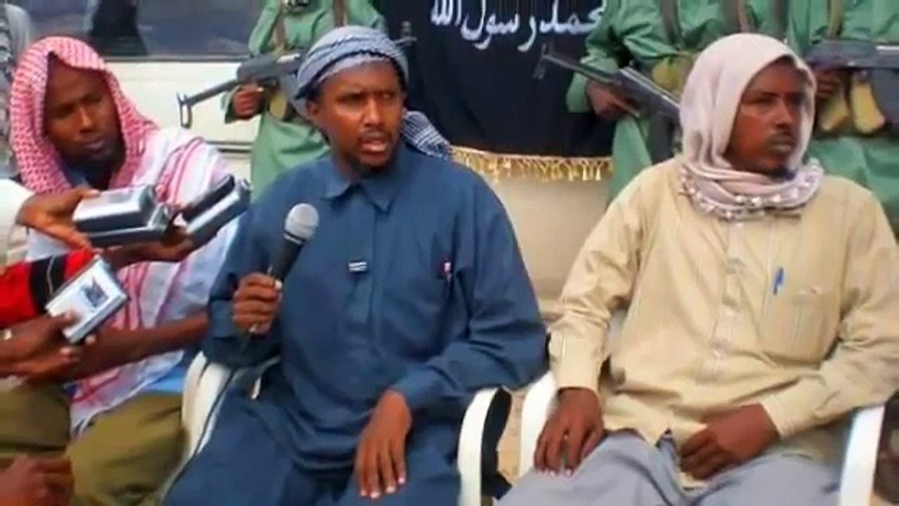 shiikh fu'aad oo amaanay shiikh umal shiikh umal waan jecelnahay waxaa yiri shiikh fu'aad maxamed khalaf