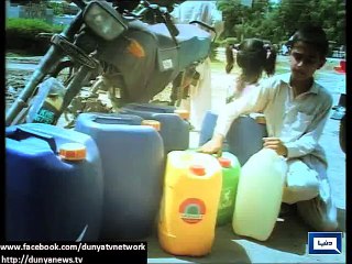 Dunya News - Karachi: Water tanker owners continue to sell water on self set prices