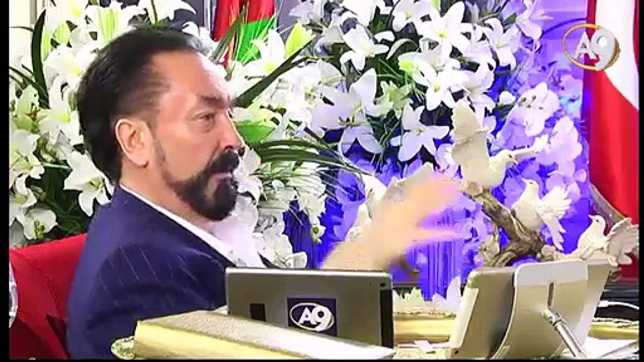 Allah dünyayı güzel yaratmış, bağnazlar dünyayı cehenneme çevirmeye çalışıyor.