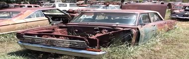Gearhead Field Of Dreams - Antique Car Salvage yard