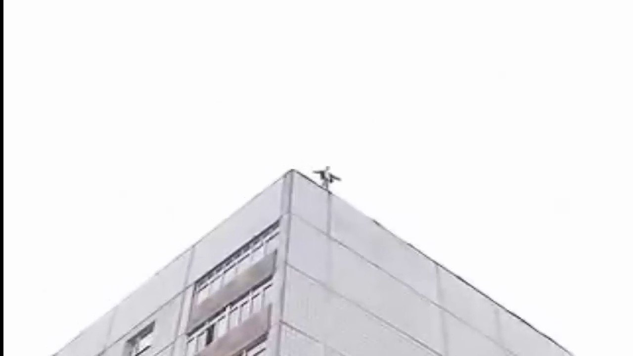 suicider jumps from a bulding i am confused i cant understand that how he is safe have a look and comments bellow,infoprovider