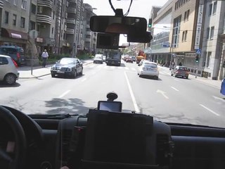 Comment conduire une ambulance à fond en ville ?!