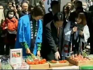 Michio Kaku vs David Suzuki. Environment shill Suzuki at Occupy on 22nd