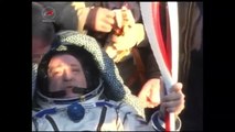 Luca Parmitano Estratto da Nave Spaziale Soyuz - Saluta in Grande Forma