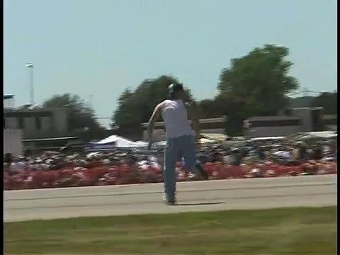 Drunk Guy Steals Plane in Airshow ! - Пьяный Парень Угнал Самолет - Прикол !