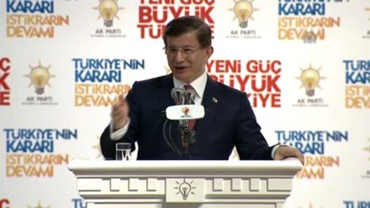 Davutoğlu: "Türkiye'nin Bütününde Aynı Coşkuda Miting Yapabilen Tek Parti Ak Partidir"