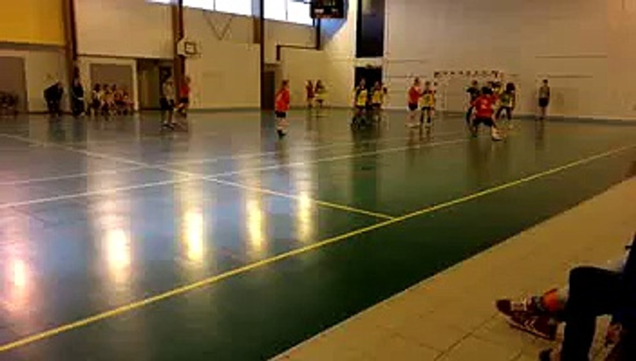 -15 filles face à Sarrebourg le 08/05/2015 pour le titre de Championnes interdepartementale.