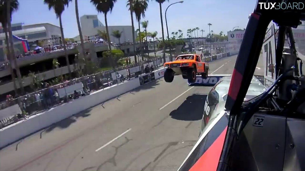 Stadium Super Trucks : course spectaculaire entre voitures Off Road