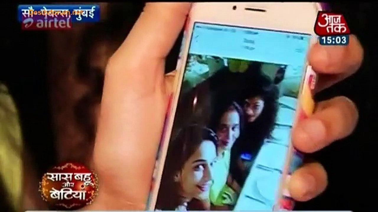 nisha aur uske cusion Nisha Ne Diya Apni Maa Ko Sweet Sa Surprise