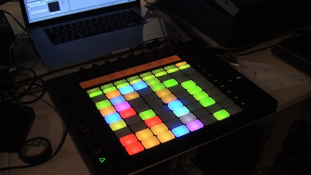 Reportage - Des Voix Sourdes au Théâtre de la Loge