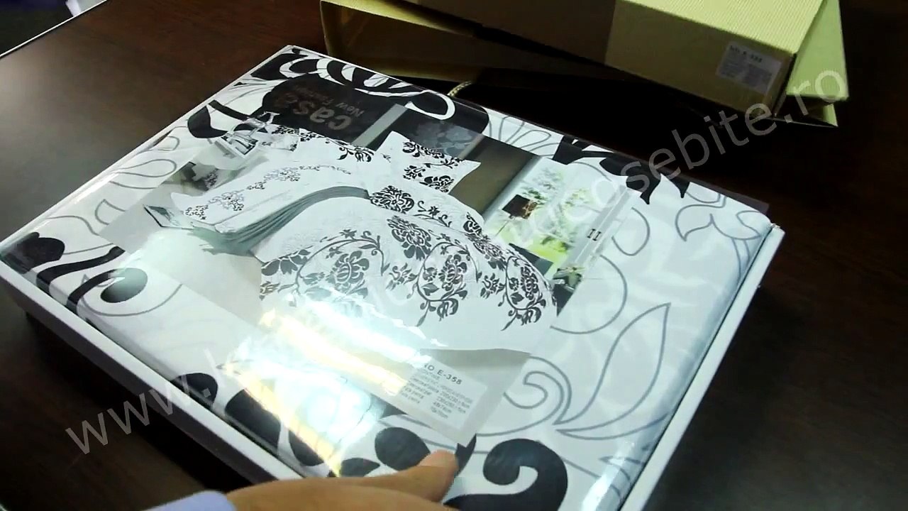 Lenjerii de pat alb cu negru din bumbac satiat