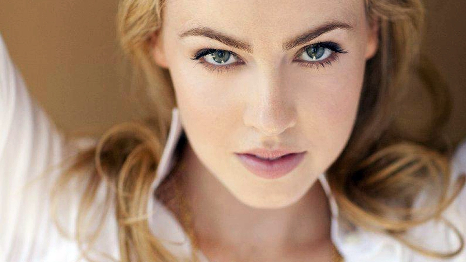 Amanda schull hot