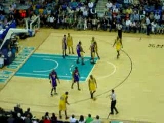 Los Angeles Lakers @ Hornets, historic record