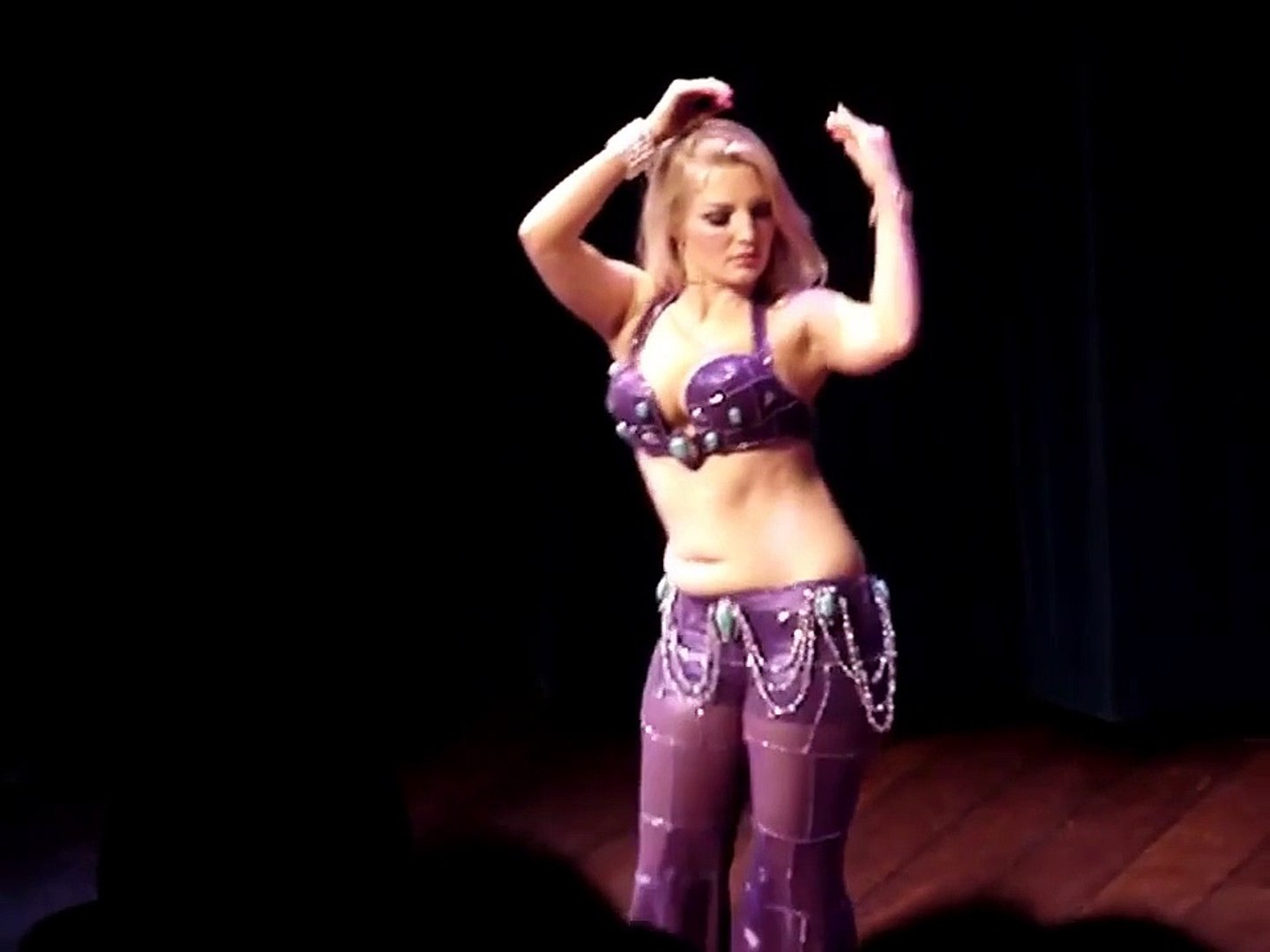 مش صافيناز .رقص شرقي مصري .Hot Belly Dance - Baladi