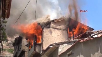 Afyonkarahisar- Kullanılmayan Ev Yangını Korkuttu