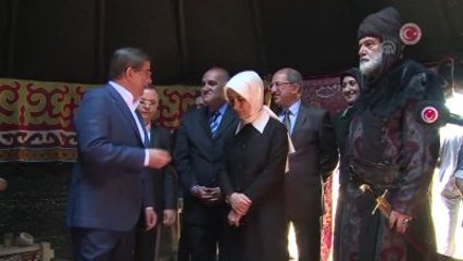 Başbakan Davutoğlu, "Diriliş Ertuğrul" Dizi Setini Ziyaret Etti (2)