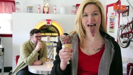 Une fille avec une langue de 10,1 cm