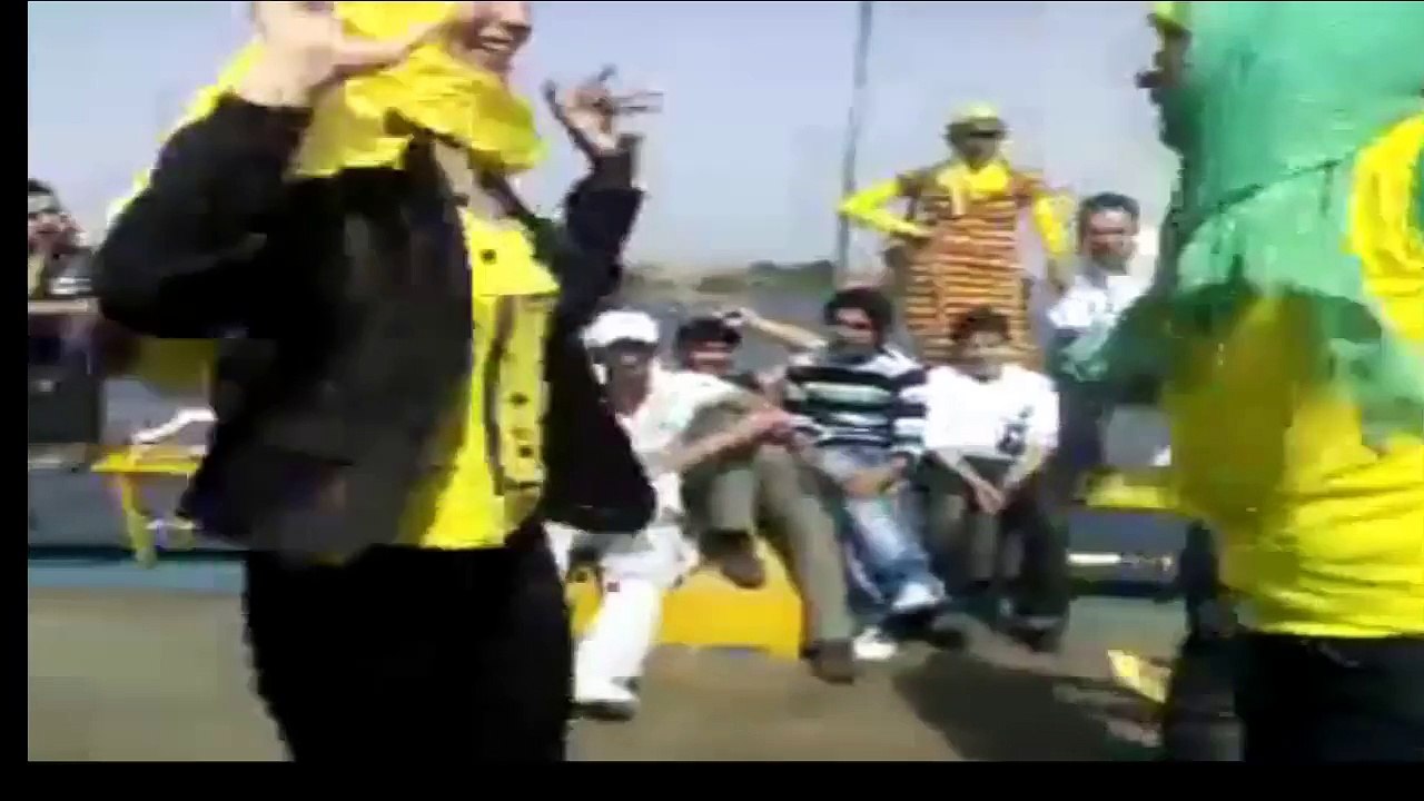 رقص شعبي ساخن وسط الجمهور على حافة البحر chaabi maroc