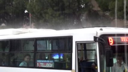 Sağanak Hayatı Olumsuz Etkiledi