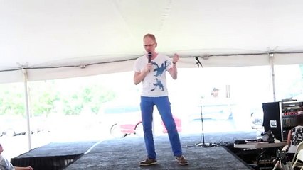 Lil D sings 'VIVA DINERO' at Elvis Week 2013 (video)