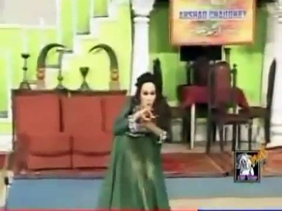 Deedar Stage Dance Hot Mujra - Doodh Makhna Di Pali.mp4