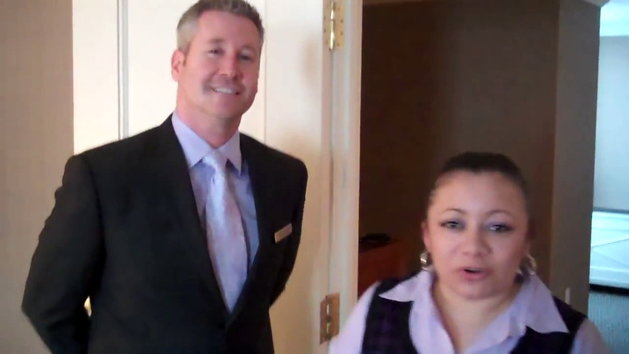 How To Make "Hotel Corners" on a Bed Sheet: Hotel Monaco Alexandria