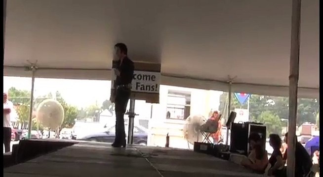 Lou Jordan sings 'My Boy' at Elvis Week 2007 (video)