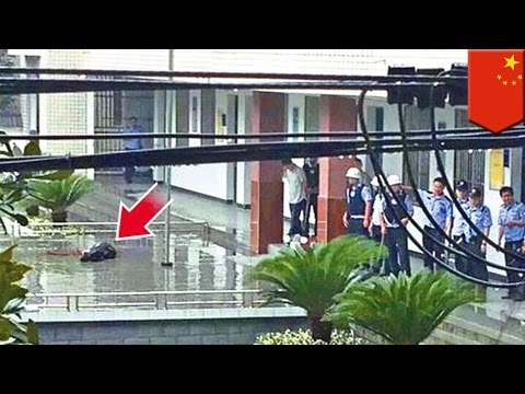 Stabbing spree at school: parent stabs teacher to death, plus 3 young children in China