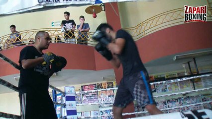 Zurdo Ramírez, entrenamiento con manoplas