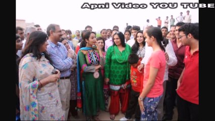 Mallika Sherawat With Her Family Live Video