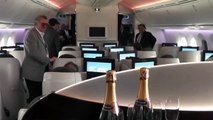 FlightGlobal Tour of Qatar Airways New Boeing 787 Dreamliner!