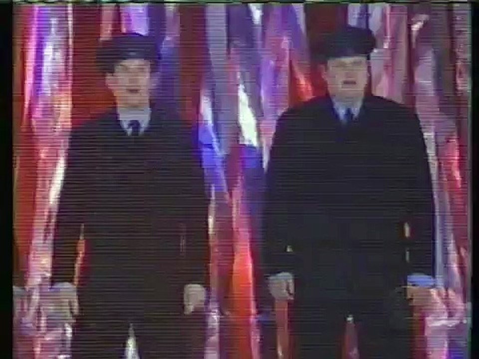 Patrick Wilson does the full monty