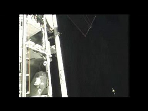 Space Station Hoax : Soyuz Spacecraft Miniature Model Moved by Solid Support Beam in Massive Water Pool