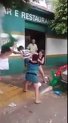 Pingality - Mulher baixa o cacete em Bebum