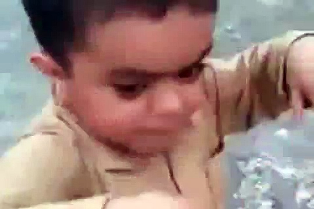funny little pakistani boy dancing