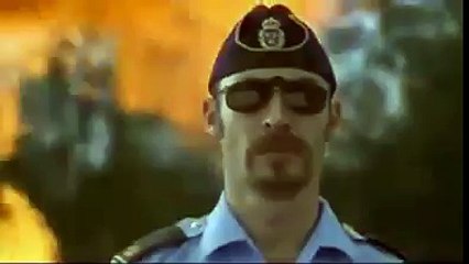 Soyguncuları etkisiz hale getiren polis