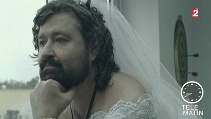 Com' - Des travestis dans la pub