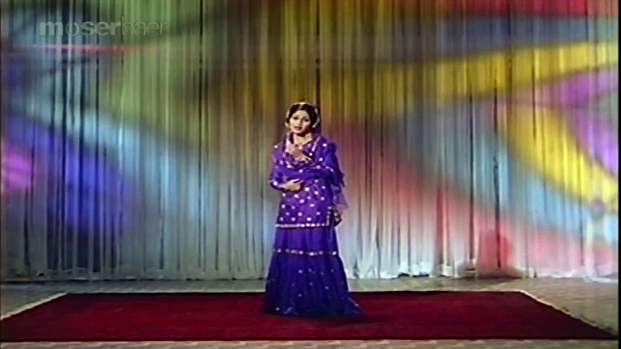 Jane kyun log muhabbat with jhankar-mehboob ki mehndi-Lata-HD 720p