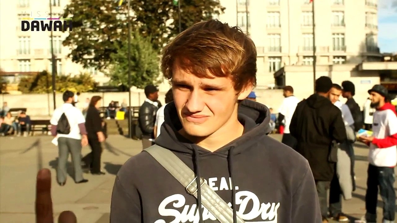 Amazing Conversion to Islam - Street Dawah 'Live'