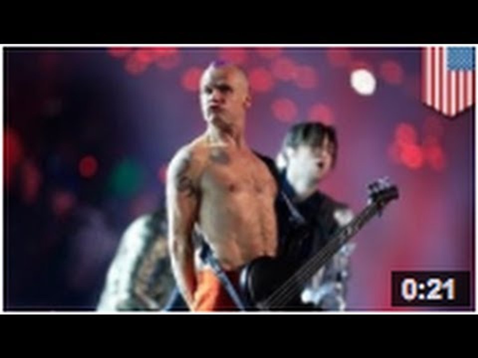 Les Red Hot Chili Peppers ont joué à la air guitare et de la batterie dans le vent
