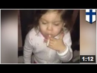 Une fillette de 2 ans filmée en train de fumer