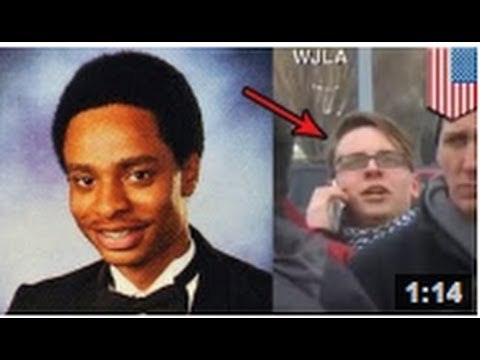 Un homme essaie d'attirer l'attention des medias lors d'une tuerie