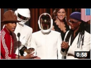 Voilà des casques avec un style! Si on compare avec celui de H......